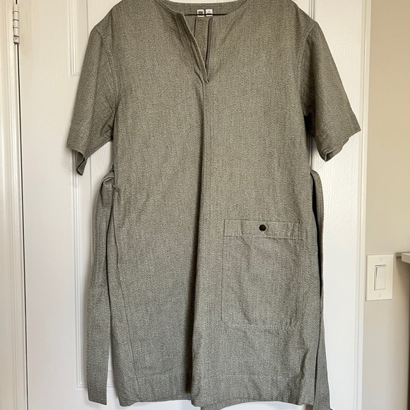 Uniqlo Dress - Picture 3 of 4